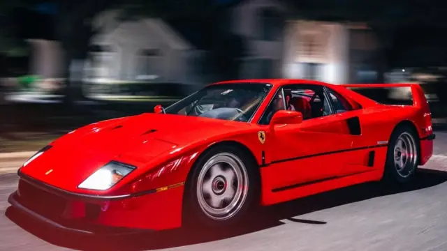 Fabio Quartararo conduciendo su F40
