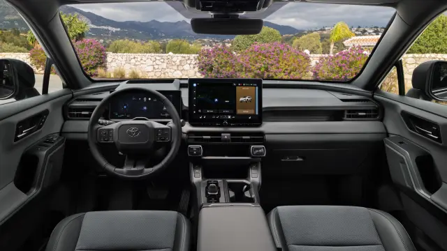 Interior del Toyota RAV4 2026