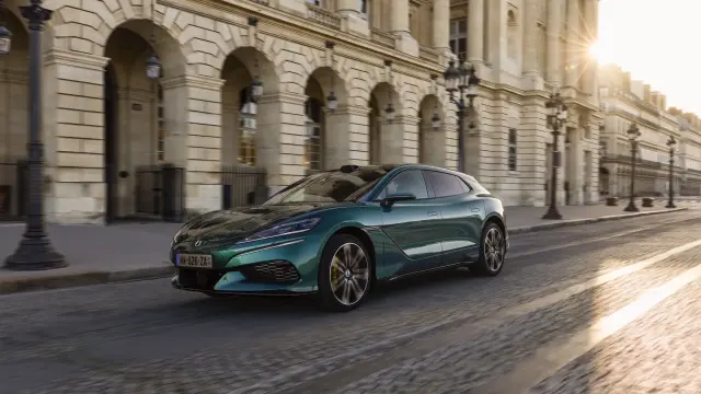 Prueba Denza Z9 GT EV