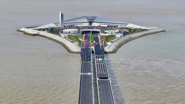 China tiene un puente con 10 récords mundiales.