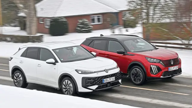 Peugeot 2008 Hybrid 145 e-DSC6 vs Volkswagen T-Roc 1.5 eTSI.