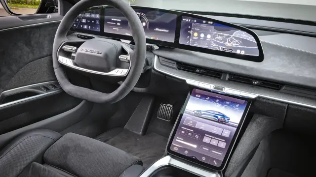 Ya he probado el Lucid Air Sapphire. Cockpit.
