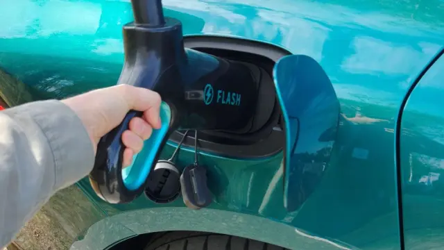 BYD actualiza su cargador ultrarrápido