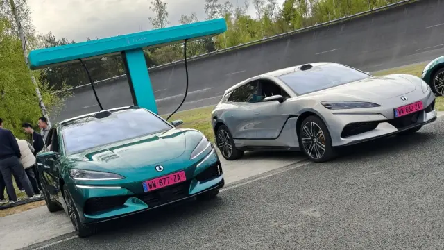 Vehículos eléctricos cargados con la tecnología de BYD