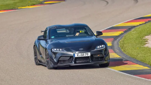 Toyota Supra A90 Final Edition. Curvas.