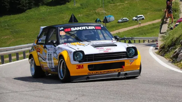 Toyota Starlet motor Suzuki Hayabusa