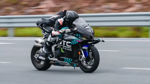CFMOTO V4 SR-RR