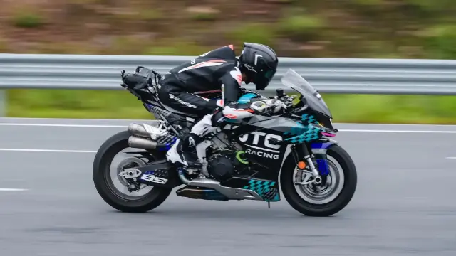 CFMOTO V4 SR-RR