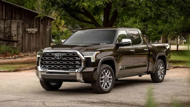 Toyota y Nissan advierten a sus clientes japoneses sobre la calidad inferior en modelos fabricados en Estados Unidos.