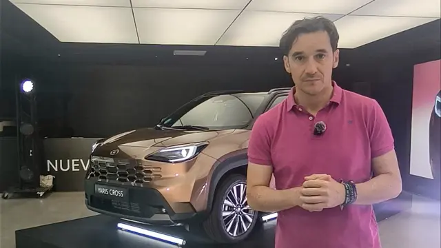 Me he subido al nuevo Toyota Yaris Cross 2026 y tengo claro por qué este coche híbrido autorrecargable domina el segmento de los SUV urbanos: tiene etiqueta ECO, potencia de 131 CV, gran eficiencia, nuevo diseño y un precio imbatible.