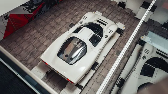 McLaren M6GT