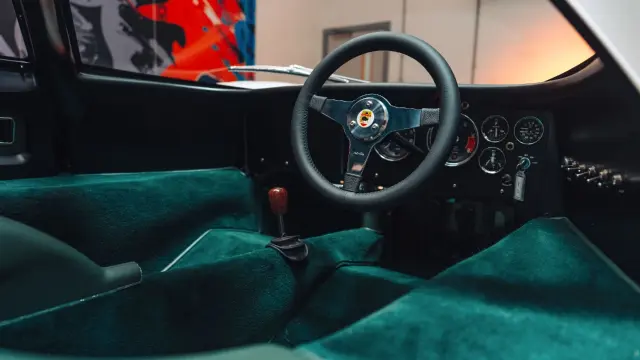 McLaren M6GT