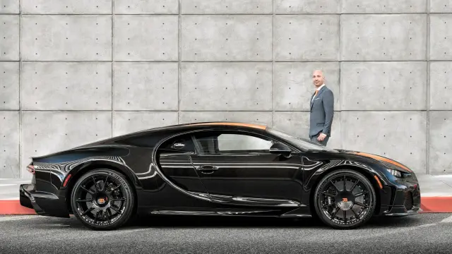 Sascha Doering, director de operaciones de Bugatti en América, no conduce un Bugatti.