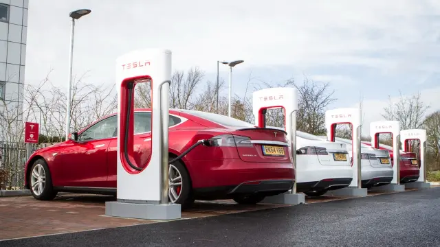 Supercargadores de Tesla gratis para los afectados por los incedios.