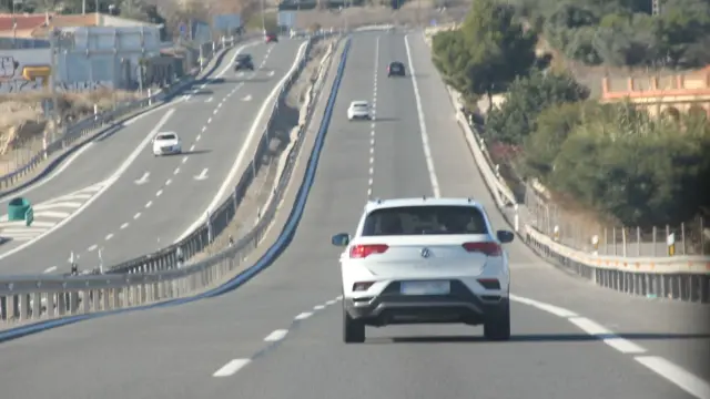 Las cámaras con IA en la A-2 y AP-7 pillan a uno de cada 20 conductores.