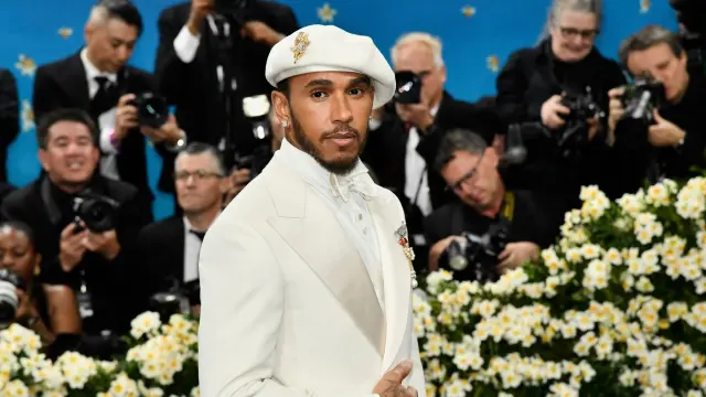 El jefe de Alpine ataca duramente a Lewis Hamilton