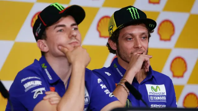 Jorge Lorenzo y Valentino Rossi en 2015