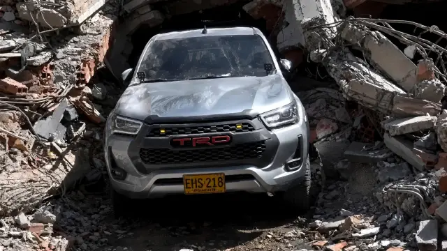 Toyota Hilux rescatado en el terremoto de Colombia