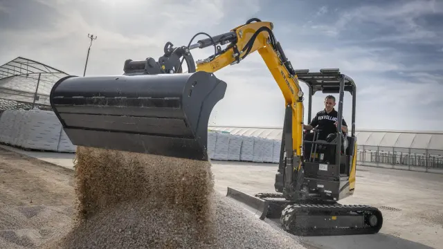 New Holland E25X