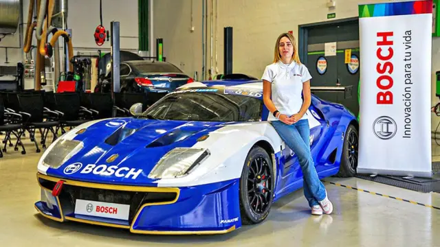Alba Vázquez en la presentación de su vehículo para esta temporada