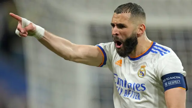Karim Benzema presume de deportivos
