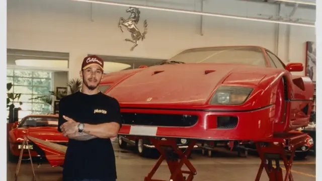 Lewis Hamilton convierte un F40 en el coche de sus sueños