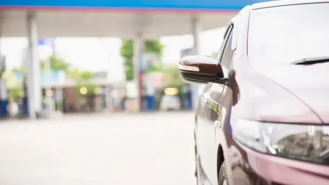 Olvidan a un niño de 10 años en una gasolinera en Cáceres