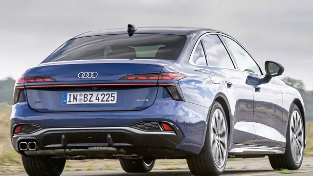 El Audi tiene un rodar confortable y prestacional.