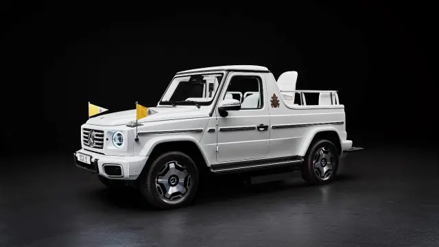 Mercedes Clase G eléctrico que utiliza León XIV.