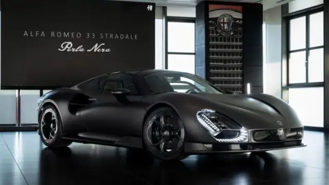 Alfa Romeo 33 Stradale Perla Nera