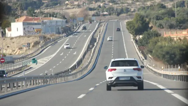A partir del 1 de octubre la DGT prueba un sistema inteligente que modifica los límites de velocidad en tiempo real.