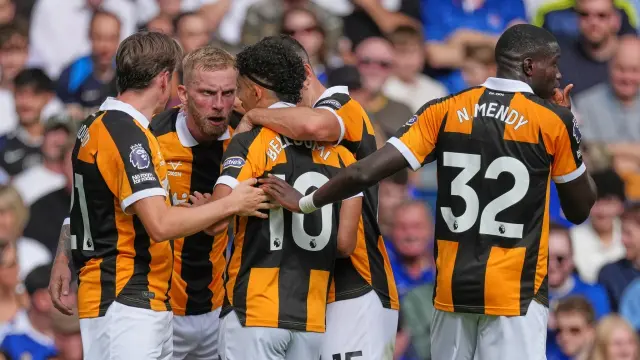 Dos futbolistas del Hull City sufren accidentes prácticamente idénticos