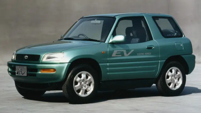 Toyota RAV4 EV primera generación.