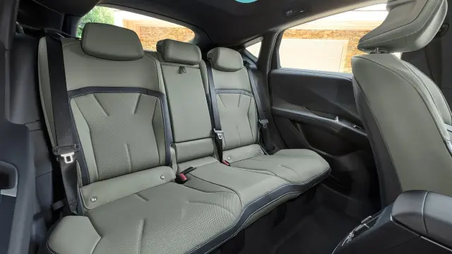 BMW iX4.