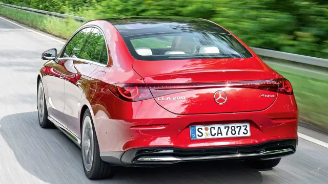 El Mercedes prioriza la comodidad.