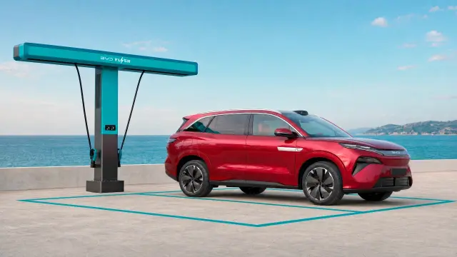 BYD ATTO 8