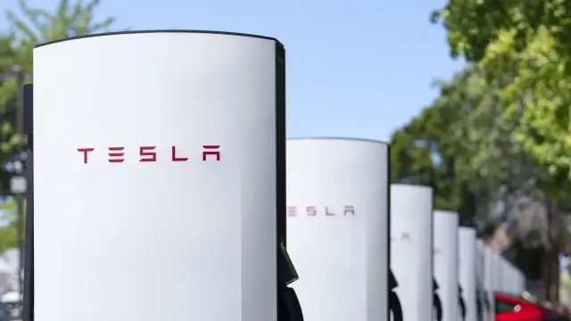 Una red de puntos de recarga de Tesla.