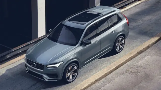 Existen dos Volvo XC90 Mild Hybrid, uno diésel y otro de gasolina.