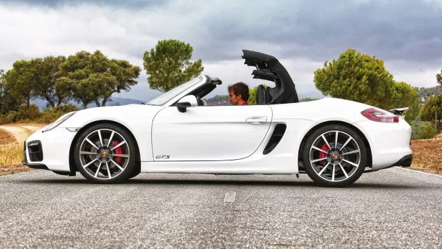 Porsche Boxster GTS descapotando