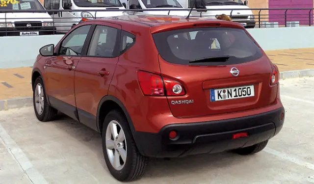 Nissan Qashqai SUV test crossover 2.4