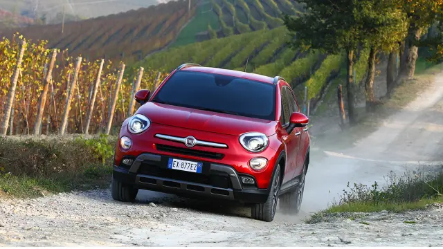 Fiat 500X 4x4 frontal camino