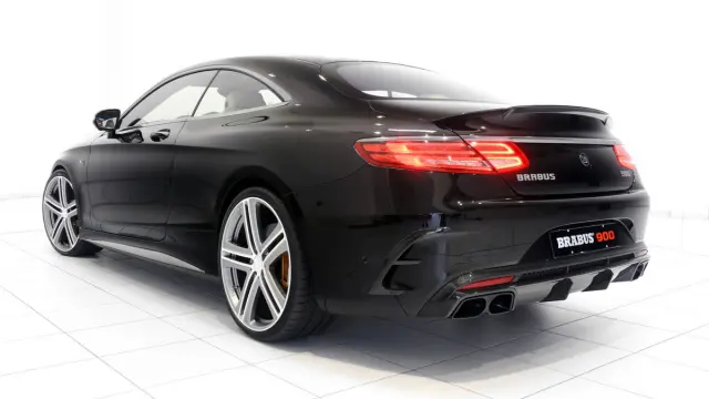 Brabus Rocket 900 Coupé zaga