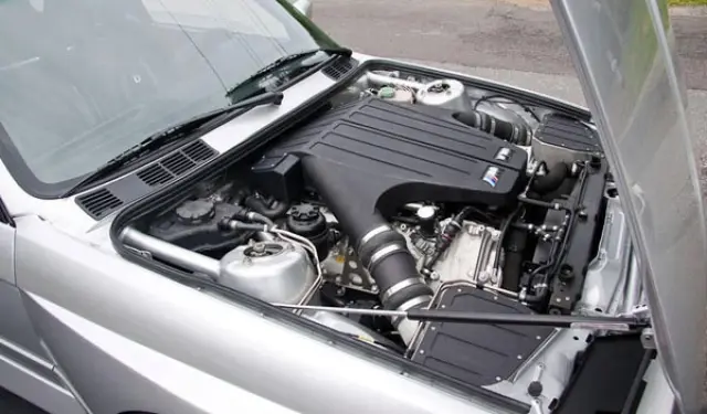 BMW M3 E30 motor V10 m5