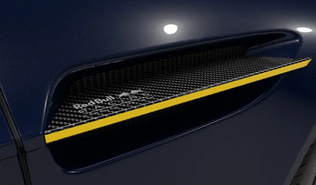 Aston Martin Vantage Red Bull Racing Edition detalle lateral