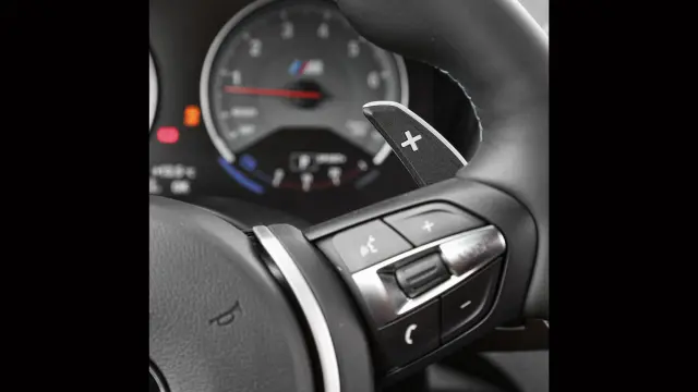 BMW-M2-Coupe-levas