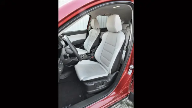 Mazda CX-5 asientos delanteros