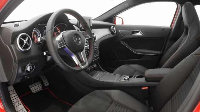 Mercedes GLA 220 CDI por Brabus interior
