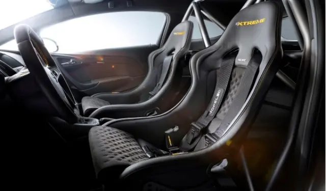 Asientos del Opel Astra OPC EXTREME