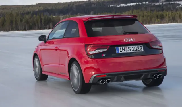 Audi S1 trasera