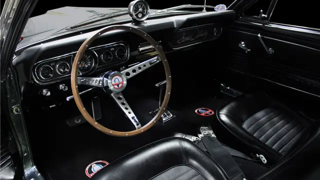 Shelby Mustang GT350-H de 1966 habitáculo